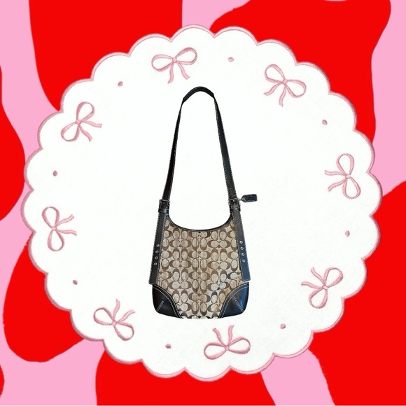 Coach Handbags - coach hamptons crossbody purse 🎀